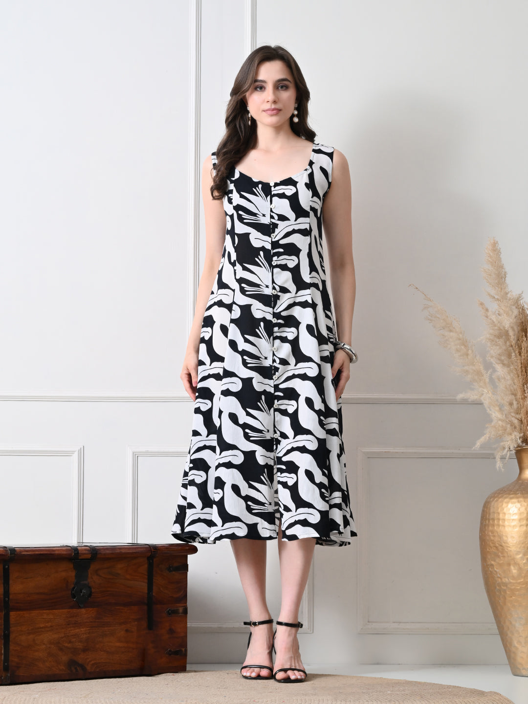 https://cdn.shopify.com/s/files/1/0811/8963/4233/files/IKDEEP-697_1.jpg?v=1791637224