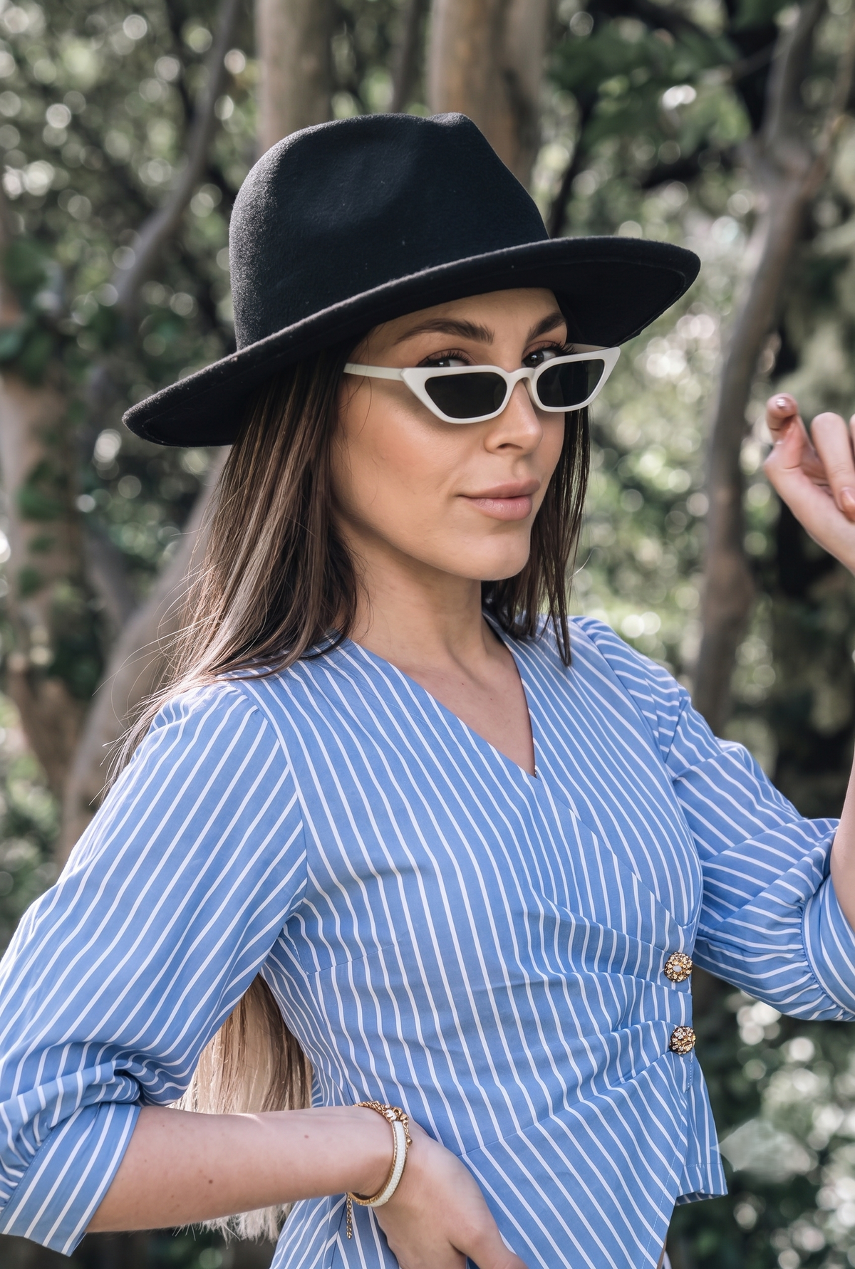 IKONIC KLAER Women Blue & White Striped Wrap Crop Top